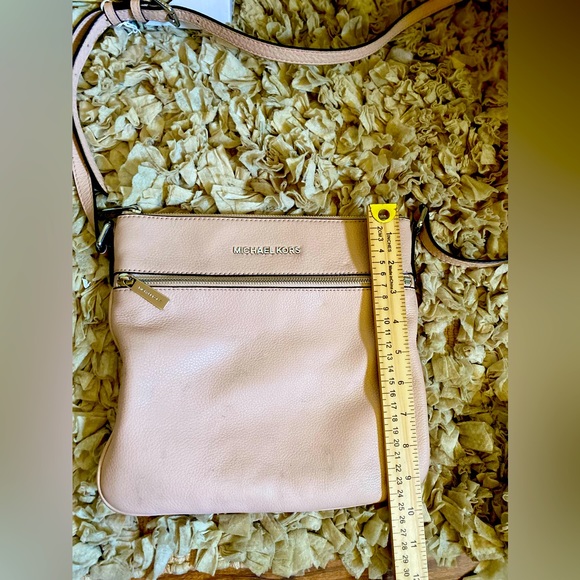 Michael kors pink crossbody bag - Picture 5 of 12